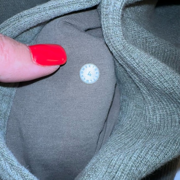 Lululemon Radiant Jacket. Dark Olive Green . Sz 4. - Picture 11 of 11